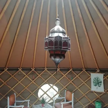 Luna Stella Yurt With Bath. Сasa de vacaciones