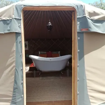 Сasa de vacaciones Luna Stella Yurt With Bath. *